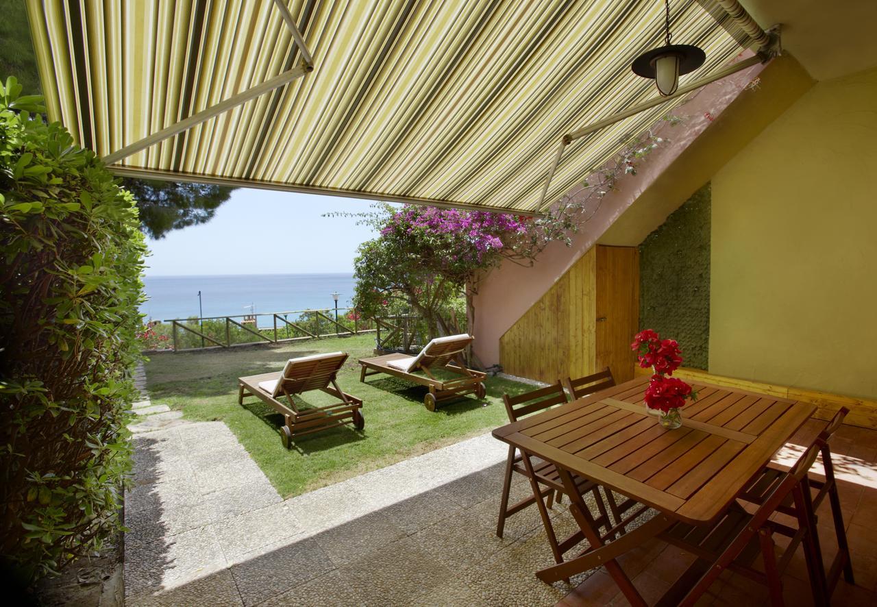 Pinus Village Sea Front Apartment พูลา ภายนอก รูปภาพ