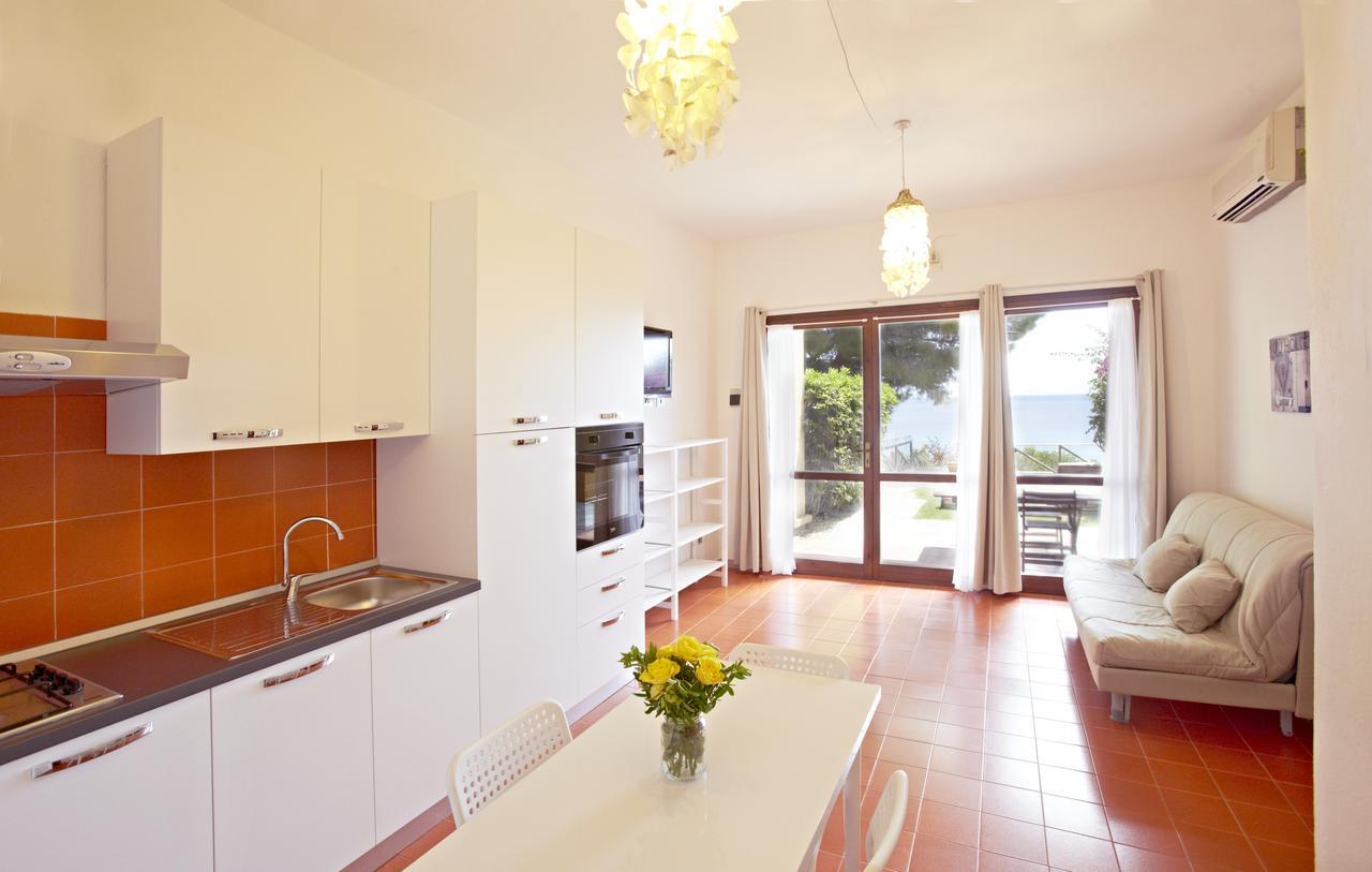 Pinus Village Sea Front Apartment พูลา ภายนอก รูปภาพ
